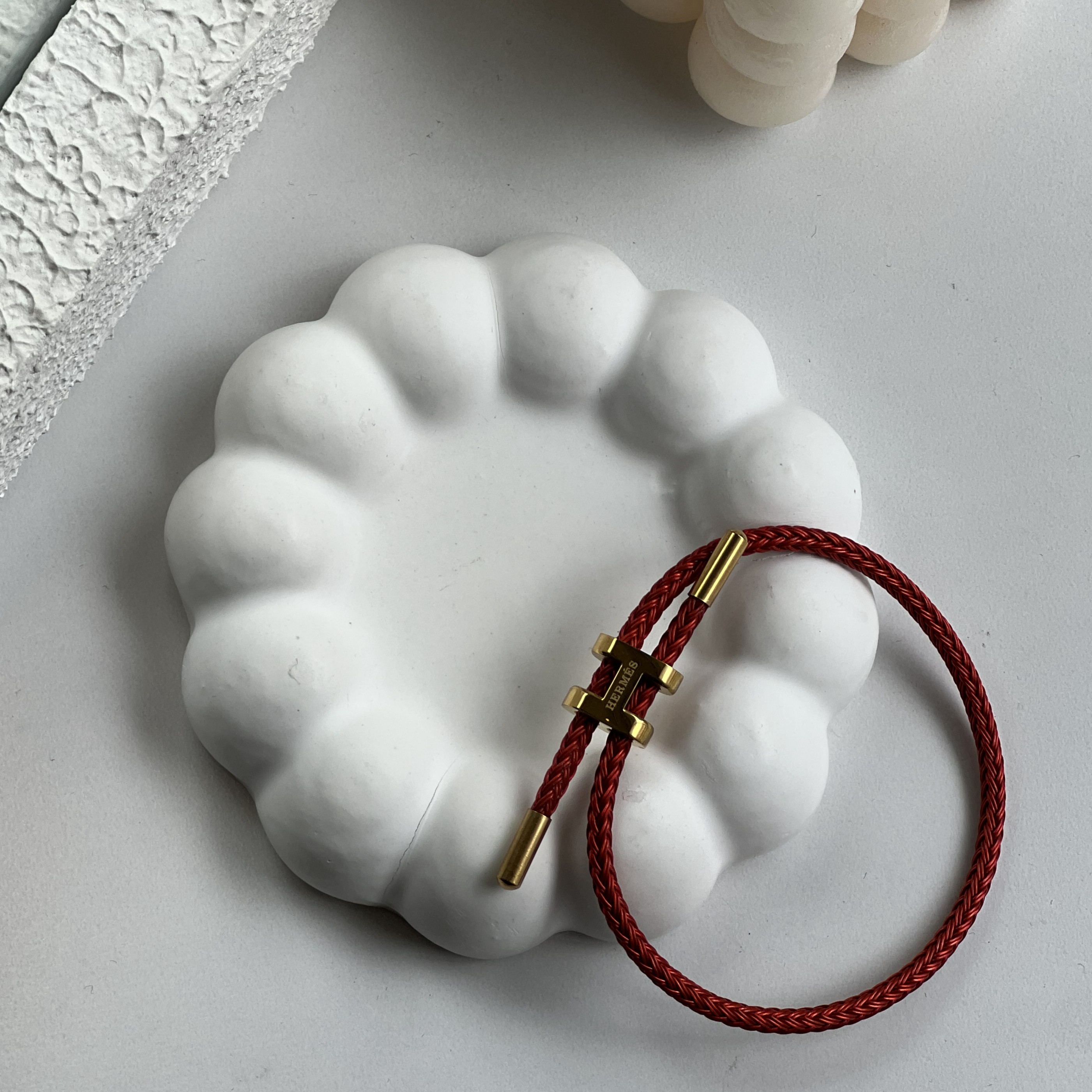 دستبند هرمس قرمز